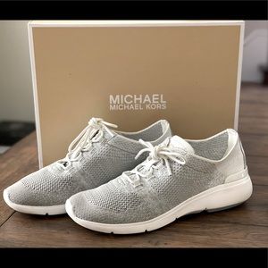 Michael Kors Size 7.5 Skyler Trainer Sneakers
